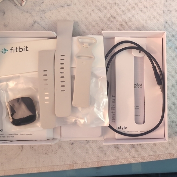 Fitbit Sense Gold and White Smartwatch - Picture 4 of 5